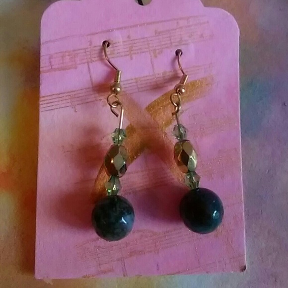 earrings - Picture 2 of 8